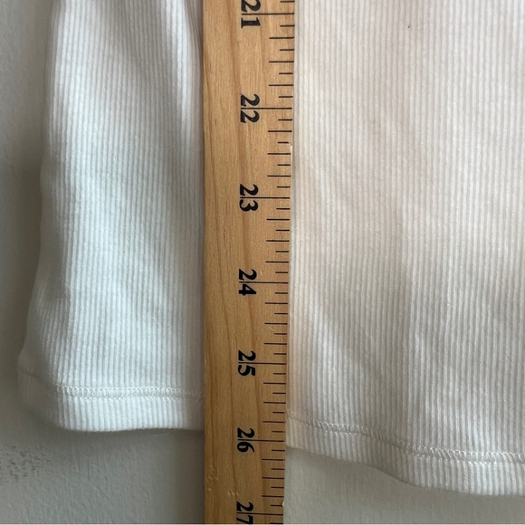 Hollister Women's White Short Sleeve Button Tee size Large NWT - Picture 5 of 7